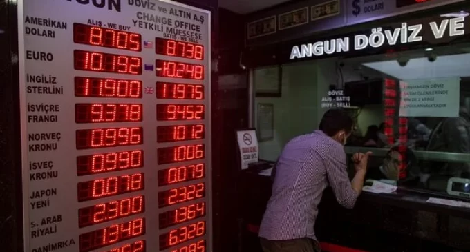 Moeda da Turquia atinge novo patamar após corte surpresa na taxa de juros