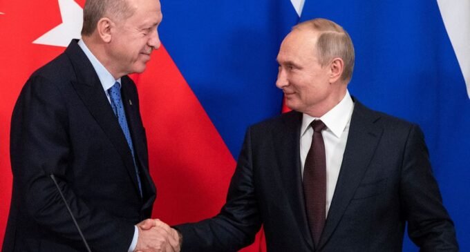 Parceiros ou rivais? Rússia e Turquia navegam em uma aliança incômoda