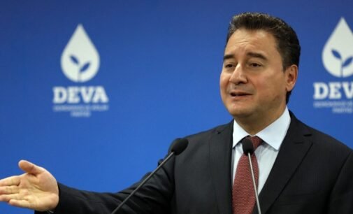 Babacan insinua que governo AKP cometeu fraude em eleições passadas