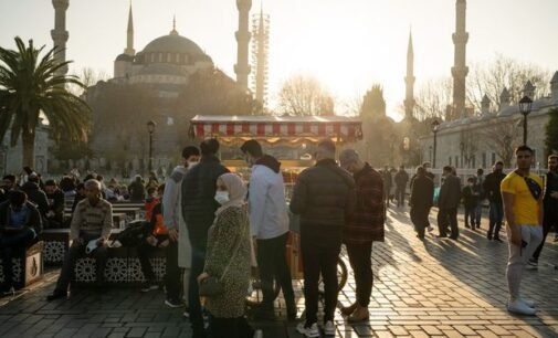 A crise cambial da Turquia se agrava depois que o Banco Central volta a cortar as taxas