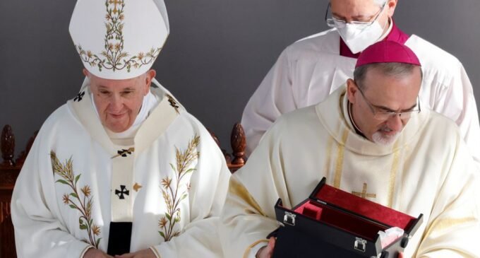Papa pede por cura em um Chipre dividido, arcebispo ortodoxo ataca a Turquia