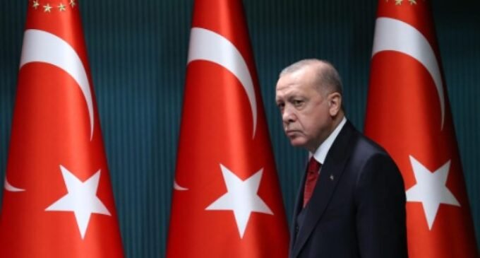 Crise Monetária da Turquia: inflação sobe para recorde de 19 anos enquanto a queda da Lira continua