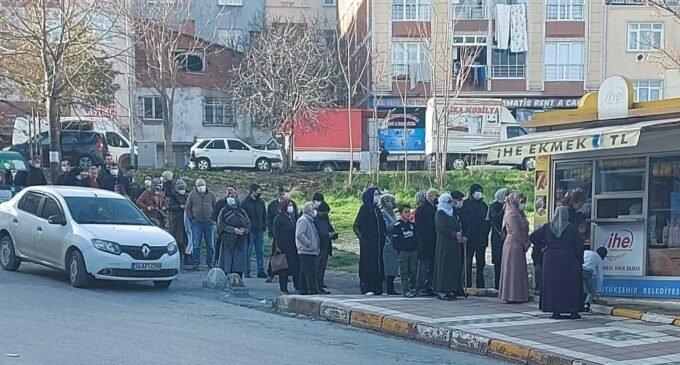 Panelas vazias e inflação em alta perturbam o governo de Erdoğan