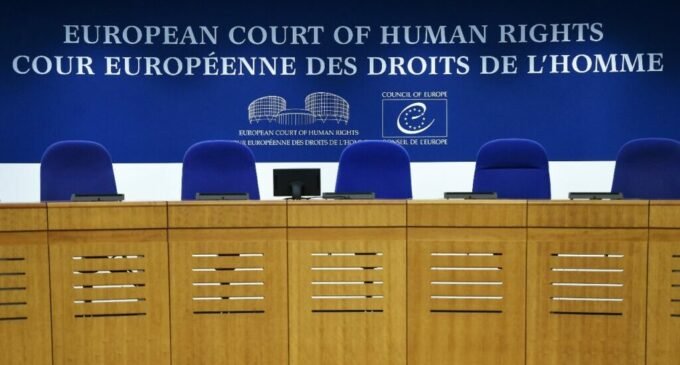 Tribunal de direitos europeus multa a Turquia por revista ilegal na prisão