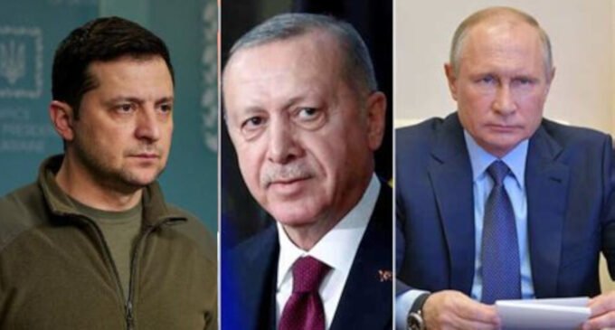 Turquia caminha na corda bamba diplomática na guerra entre Rússia e Ucrânia