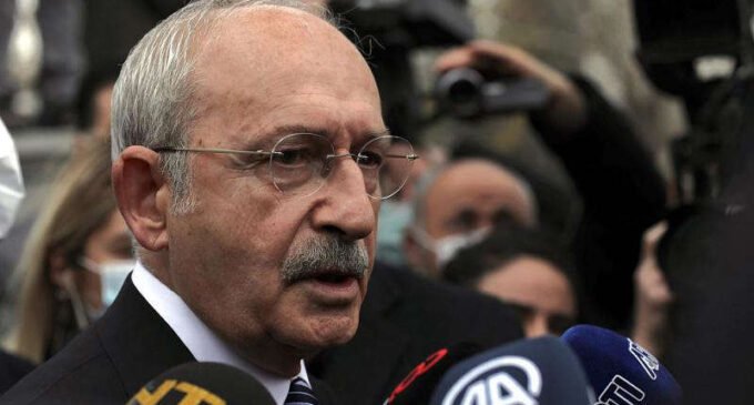 Turquia corta energia de casa do líder da oposição após protesto contra preços altos