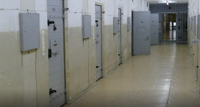 Autoridades prisionais confiscam pertences de detentos que se queixaram de superlotação