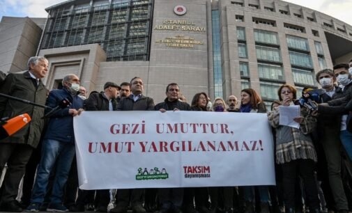 Sociedade civil da Turquia condenada ao silêncio após sentença de prisão perpétua para Kavala
