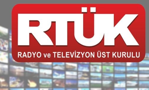 RTÜK multa 4 estações de TV por comentários de políticos da oposição sobre o veredicto do julgamento de Gezi