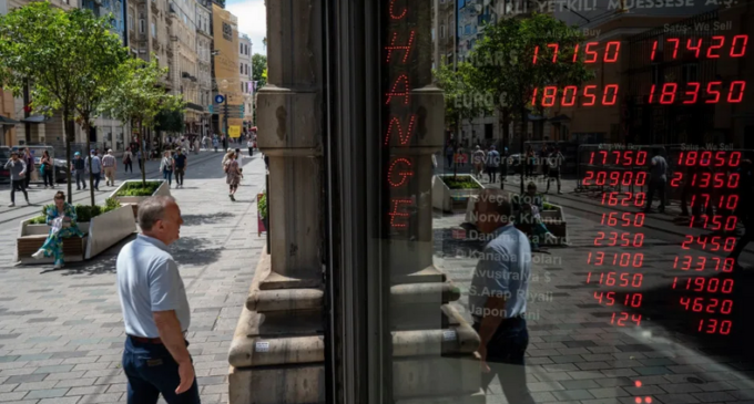 Proibição da Turquia a empréstimos em lira a algumas empresas dispara a escalada da moeda