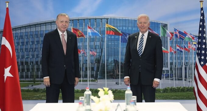 Líder de máfia soltou gravação telefônica com intermediário de Erdoğan pedindo-lhe para adiar revelações para depois da reunião Erdoğan-Biden