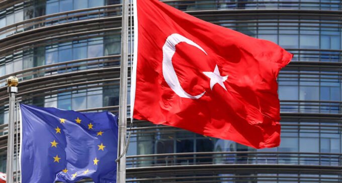 UE ganha arbitragem em disputa comercial farmacêutica com a Turquia