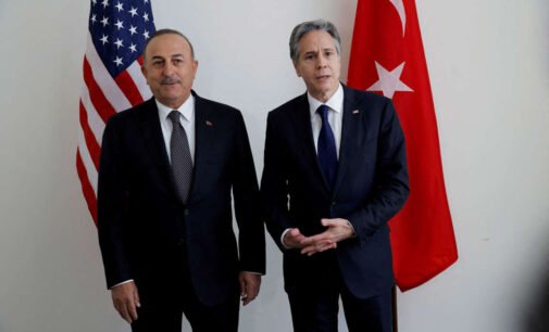 EUA prometem expandir os serviços de vistos na Turquia depois das críticas de Ancara