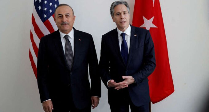 EUA prometem expandir os serviços de vistos na Turquia depois das críticas de Ancara