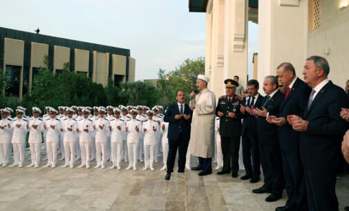 Erdoğan acelera a islamização do exército antes das eleições
