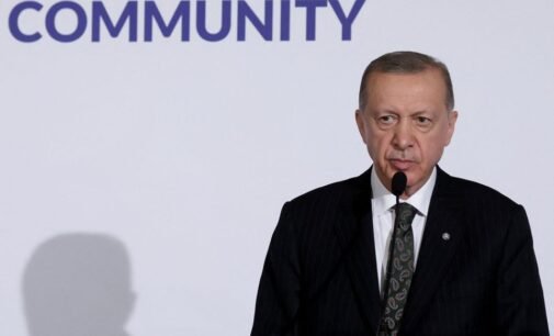 Erdogan diz que os cortes de taxas da Turquia continuarão “enquanto eu estiver no poder”