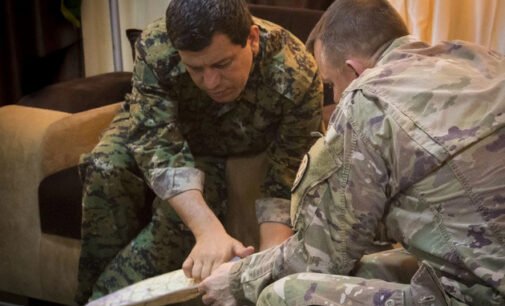 Comandante dos curdos sírios pede a Biden para evitar invasão turca