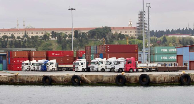 Déficit comercial turco de 2022 salta 138% para US$110,2 bilhões