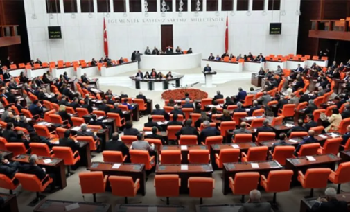 AKP e MHP rejeitam moção para investigar supostas relações do Estado com grupos criminosos