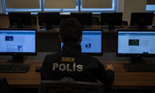 Polícia turca desenvolveu um aplicativo móvel exclusivo para uma empresa chinesa para relatórios de identificação