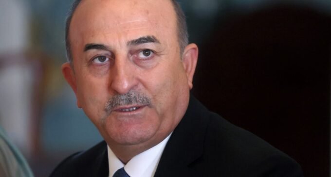 Ministro das Relações Exteriores da Turquia, Çavuşoğlu, visitará Egito para melhorar relações