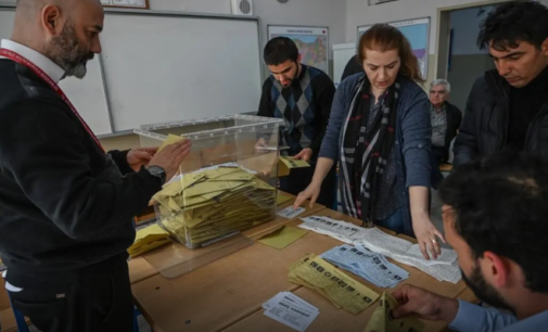Membros de partido de extrema direita substituirão partido pró-curdo no monitoramento da votação fora da Turquia