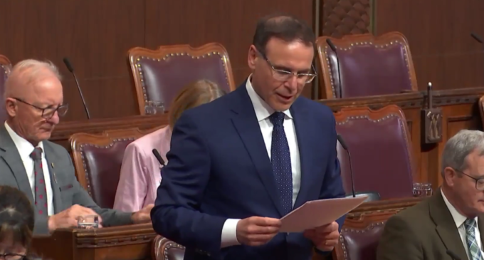 Senador canadense exige responsabilização por violações dos direitos humanos na Turquia