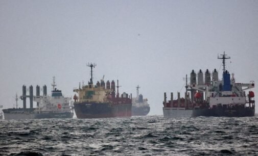 Ucrânia pede à Turquia para apreender navio que alega estar transportando grãos roubados