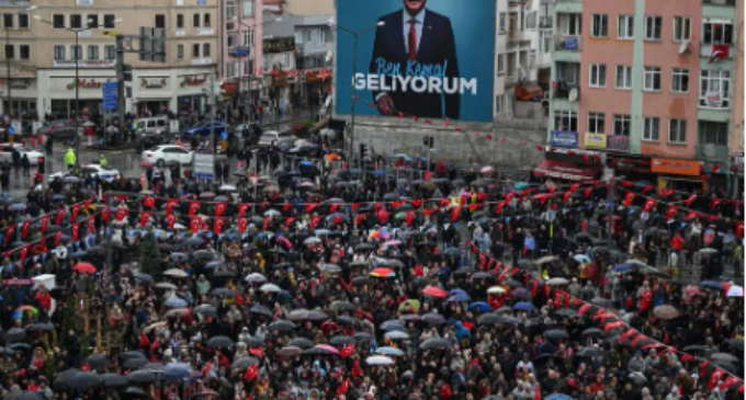 Limites do anti-erdoganismo nas eleições turcas e a inesperada retirada do Muharrem Ince