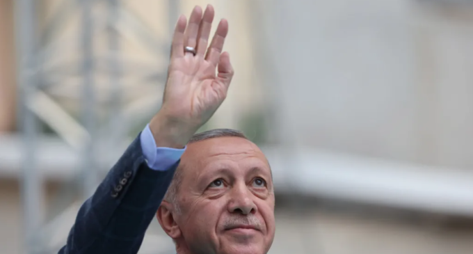 Erdoğan ganha apoio do “criador de reis” da eleição turca