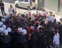 Polícia de Istambul maltrata manifestantes pacíficos