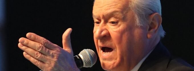 Bahçeli defende eleições antecipadas para viabilizar candidatura de Erdoğan em 2028