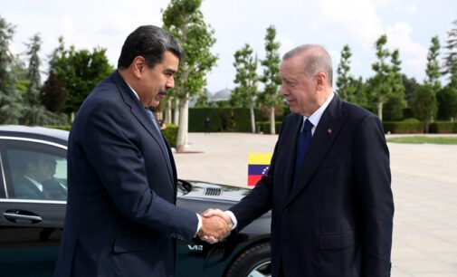 Turquia se alinha com regime de Maduro e critica relatório da ONU sobre violações de direitos na Venezuela
