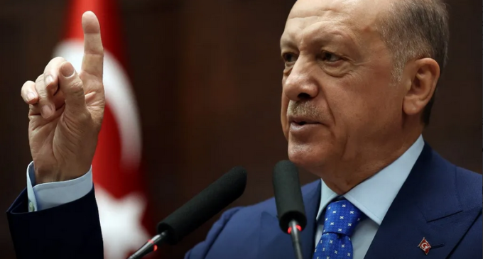 Erdoğan sinaliza limitar poder do tribunal superior ao se aliar ao tribunal de apelação em crise