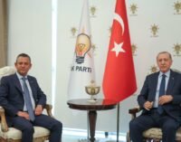 Erdoğan sinaliza reaquecimento com oposição após derrota eleitoral