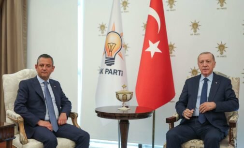 Erdoğan sinaliza reaquecimento com oposição após derrota eleitoral