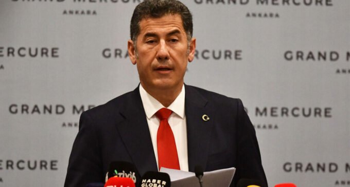 Ex-candidato presidencial acusado de propina para apoiar a candidatura de Erdoğan