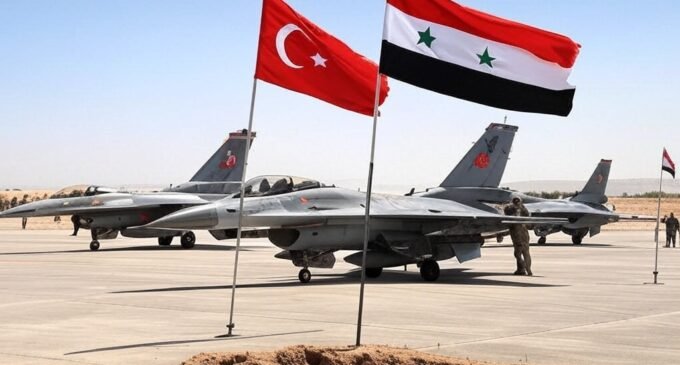 Ministério da Defesa da Turquia nega estabelecimento de novas bases militares e implantação de F-16s na Síria