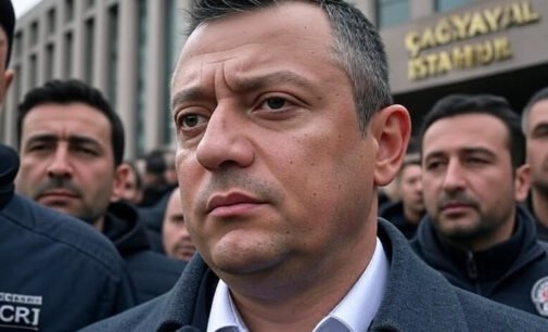 Membros do principal partido de oposição da Turquia enfrentam até 15 anos de prisão por protesto em tribunal