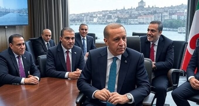 Turquia, Itália e Líbia realizam conversas em Istambul