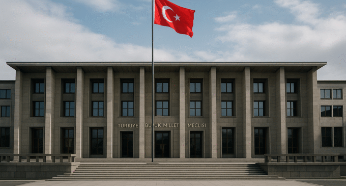 Parlamento turco aprova mandato militar mais longo para operar na Síria