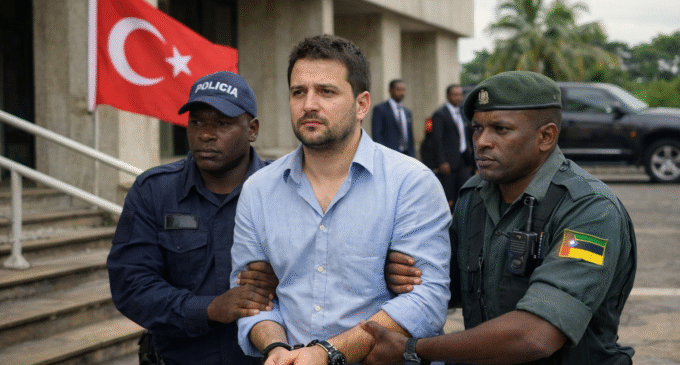 Advogado turco detido em Moçambique enfrenta extradição por ligações com o Hizmet