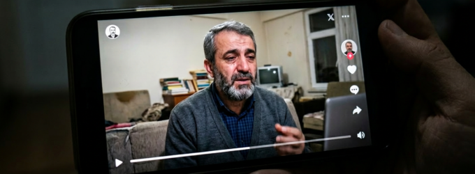 Vídeo de vítima das purgas turcas refletindo sobre anos de sofrimento viraliza após sua morte