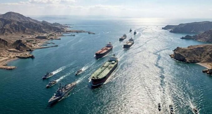 Turquia diz que moveu 3 navios pelo Estreito de Ormuz e busca saída para mais 8