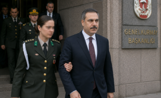 Oficial vista escoltando ex-chefe de inteligência da Turquia antes do golpe de 2016 relata suposta tortura