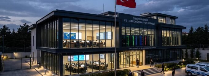 Turquia transfere poderes de escuta telefônica e controle da internet para órgão de cibersegurança controlado por Erdoğan