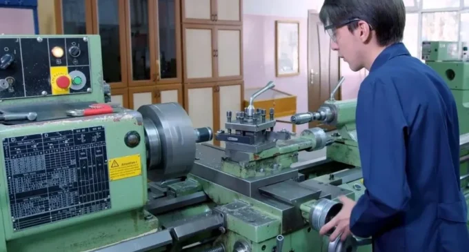 37 estudantes morreram em quase 10 mil acidentes de trabalho no programa de formação profissional da Turquia desde 2025, diz ministro